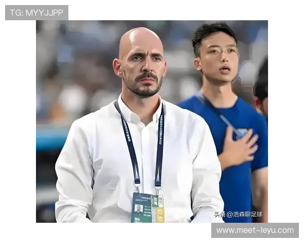 霍奇森执教理念强调战术纪律与团队协作，注重防守组织和比赛控制